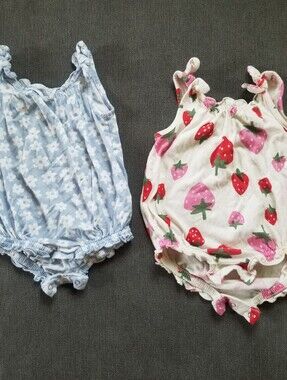 Old Navy Baby Girl Bubble Ruffle Tank Onesies Size 6-12m